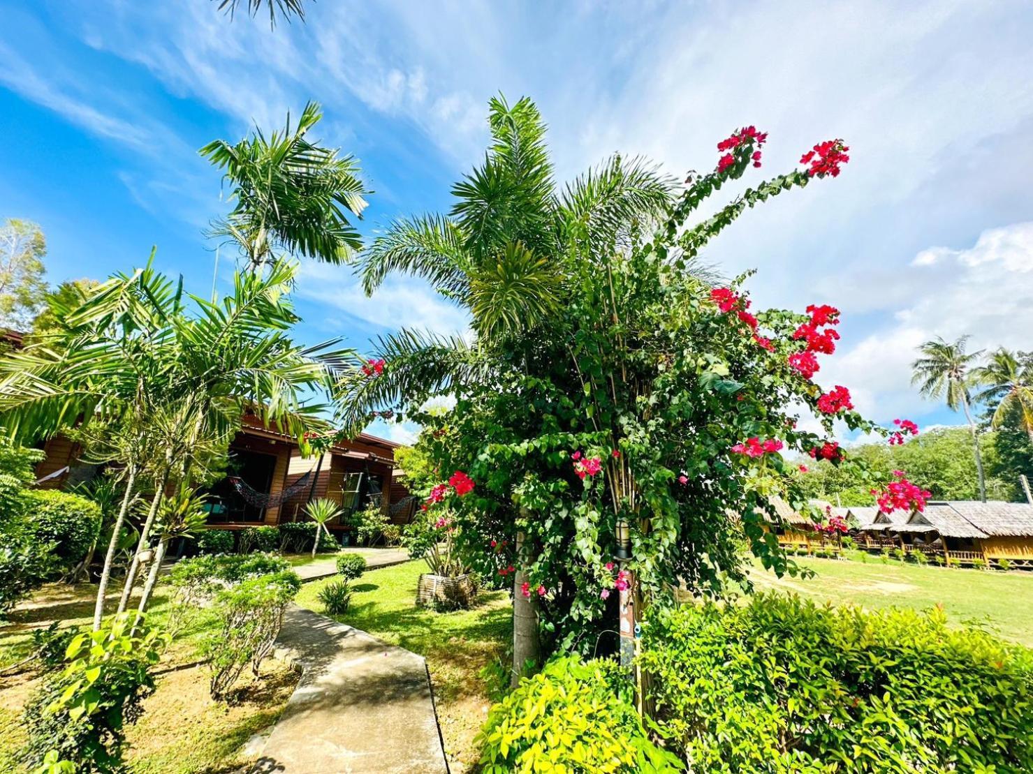 Baan Check In Hotel Ko Lanta Exterior foto